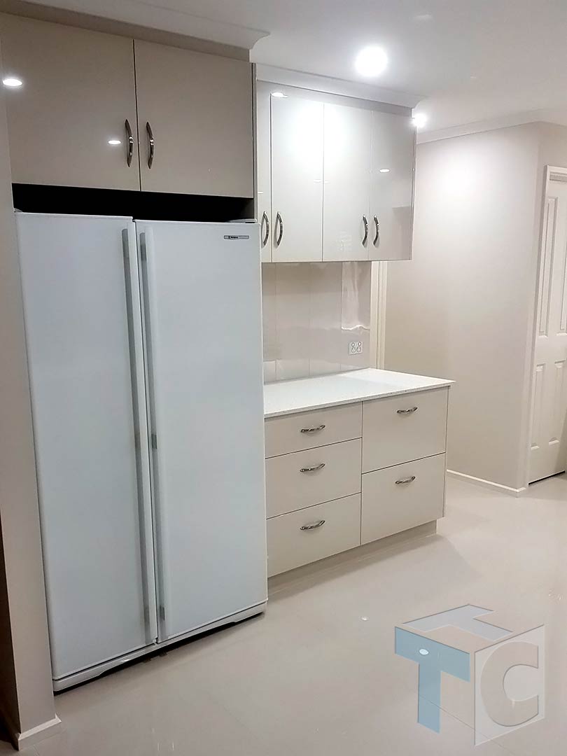 gumeracha-kitchen-fridge-area-side-view